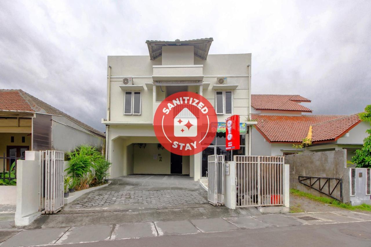 Oyo 3083 D Kost 3 Syariah Hotel Yogyakarta Kültér fotó